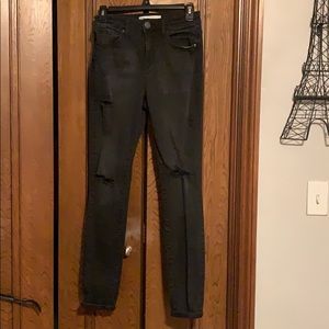 black ripped skinny jeans